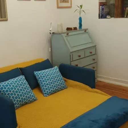 April Bridge House Apartmán