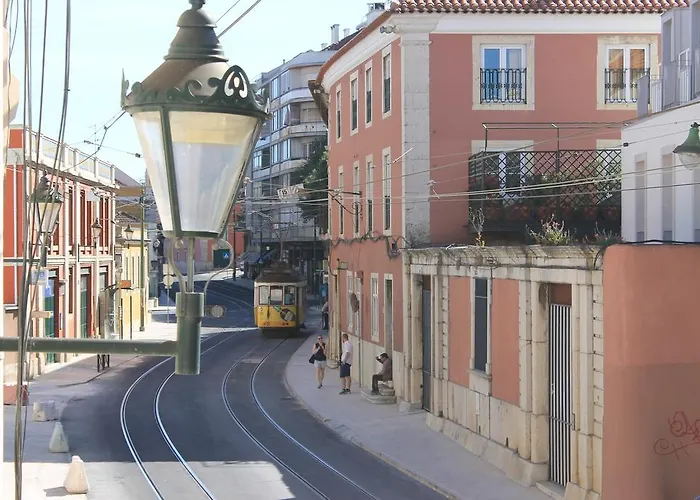 April Bridge House * Lisboa