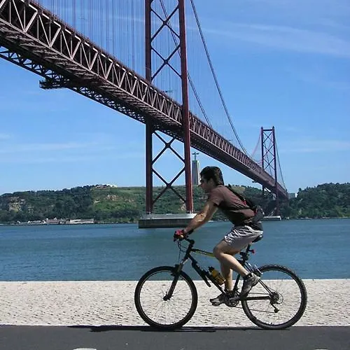 April Bridge House Lejlighed