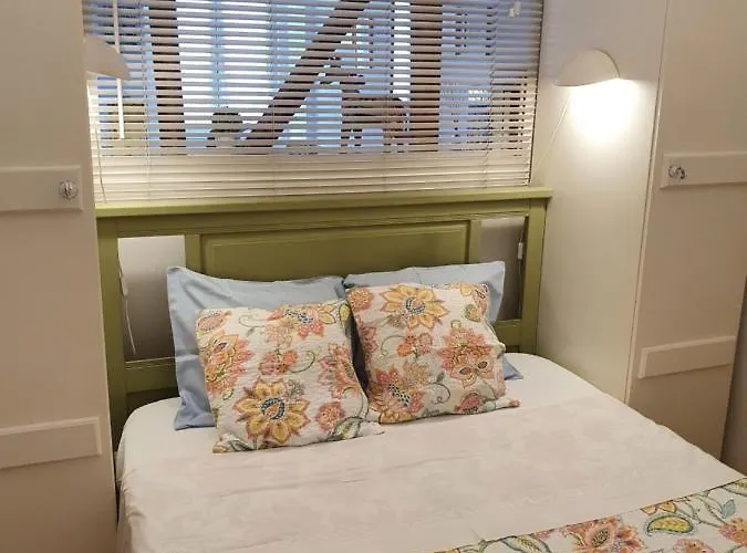 April Bridge House Apartment Lisbon