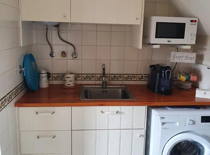 April Bridge House Apartment *