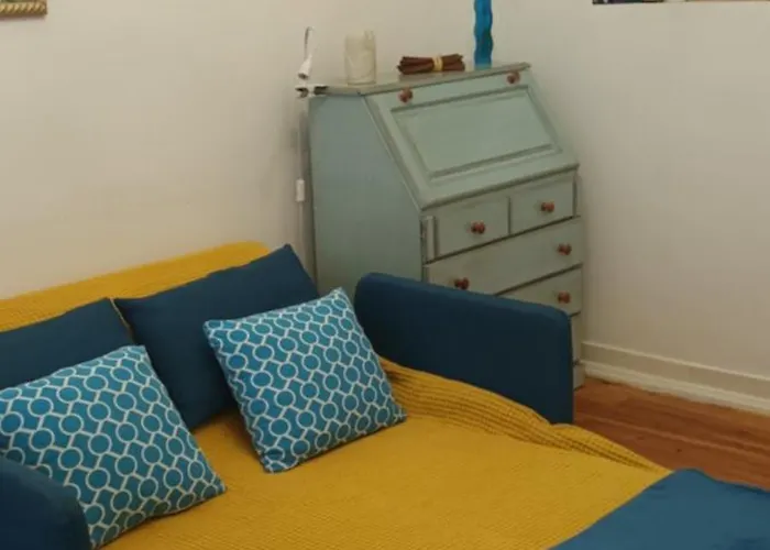 April Bridge House Apartment