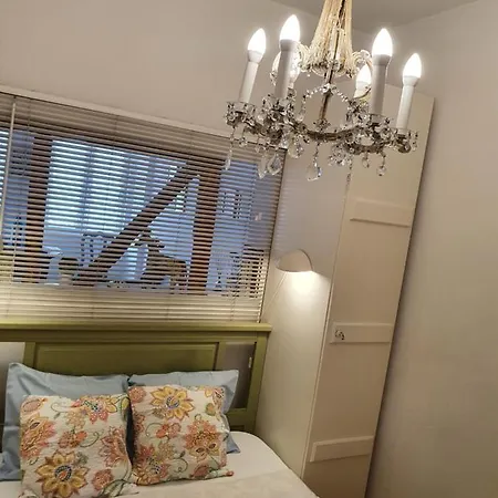 April Bridge House Apartment Lisbon