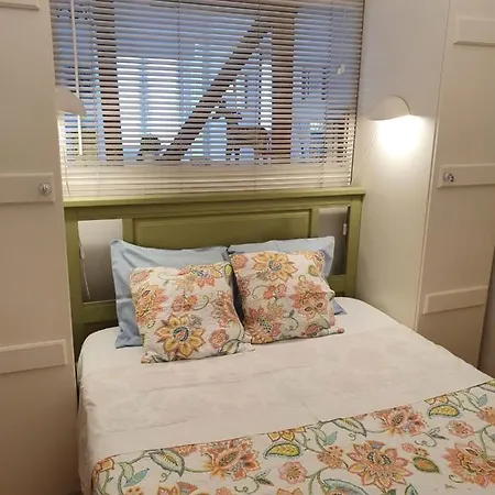 April Bridge House Apartment Lisbon